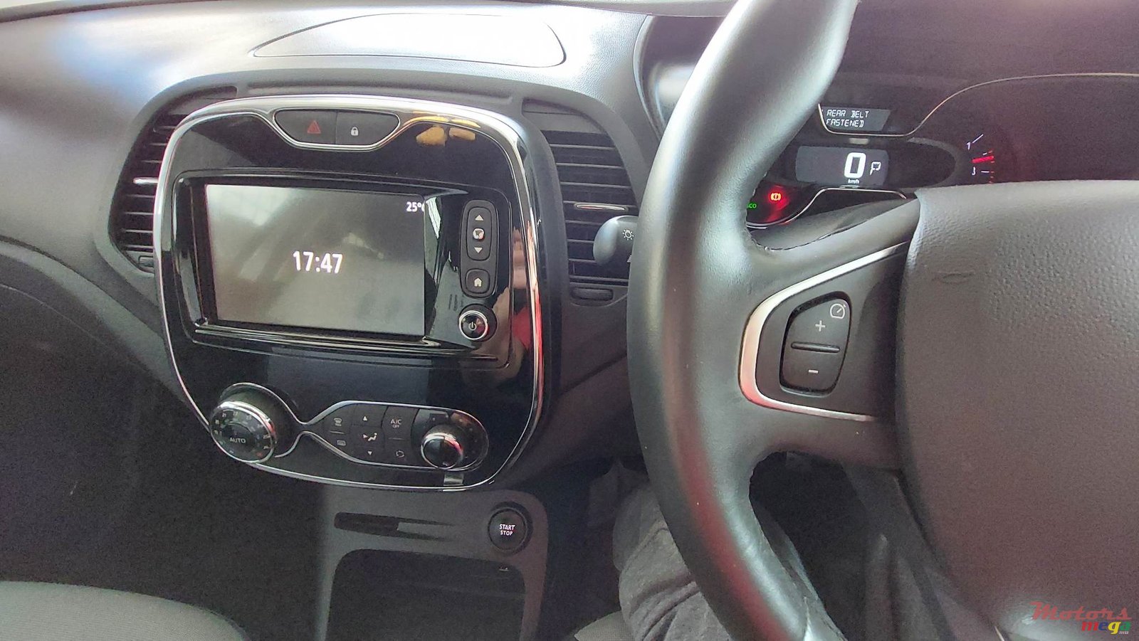 2016' Renault Captur photo #1