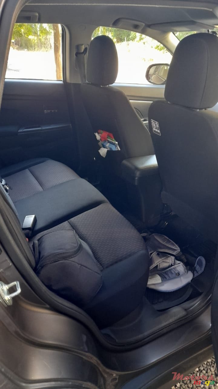 2018' Mitsubishi ASX photo #6