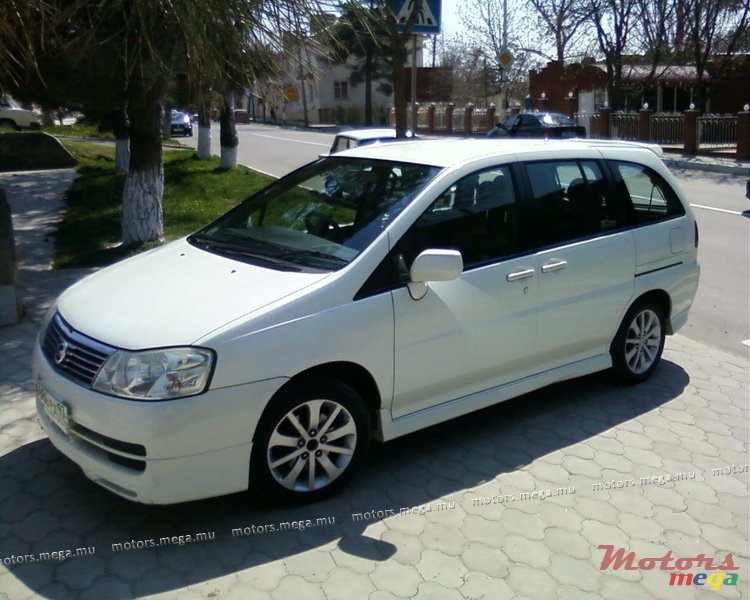 2002' Nissan Prairie 6 place  photo #2