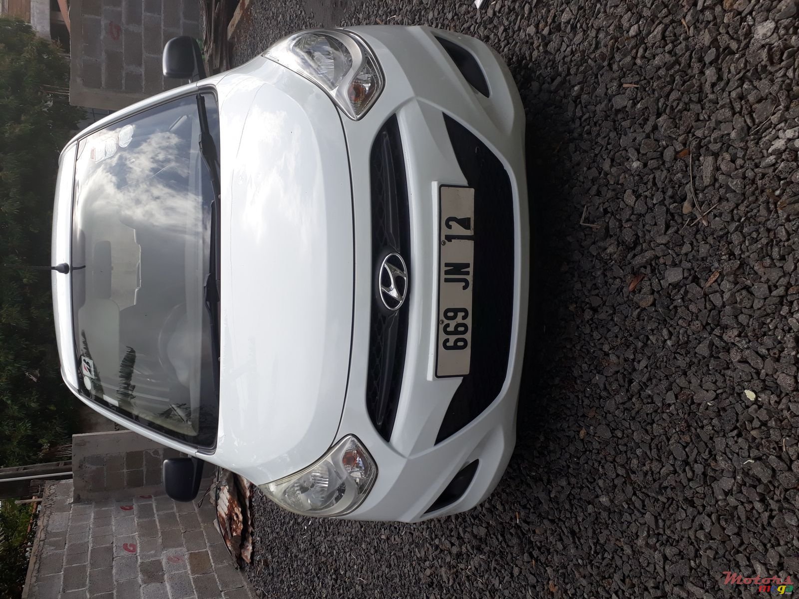 2012' Hyundai i10 photo #4