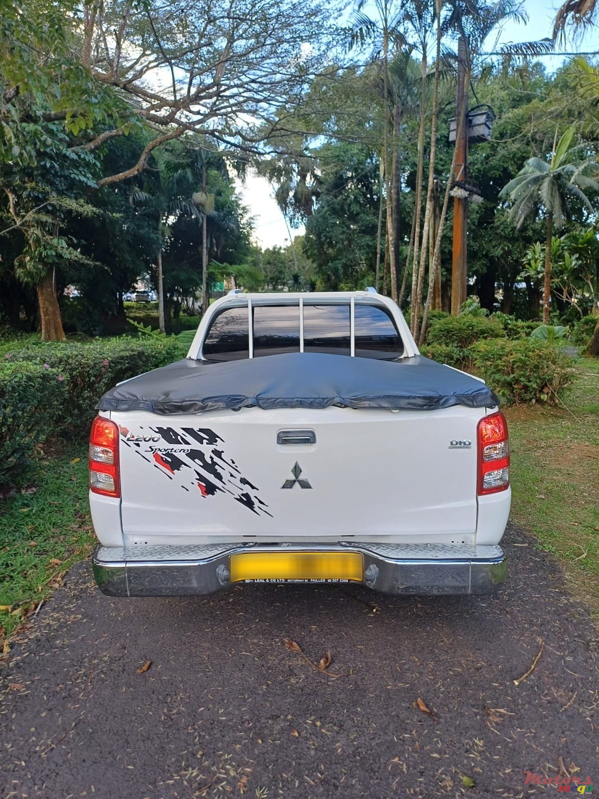 2017' Mitsubishi L 200 SPORTERO 2x4 photo #3