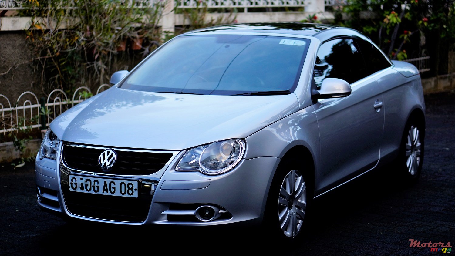 2008' Volkswagen Eos photo #7