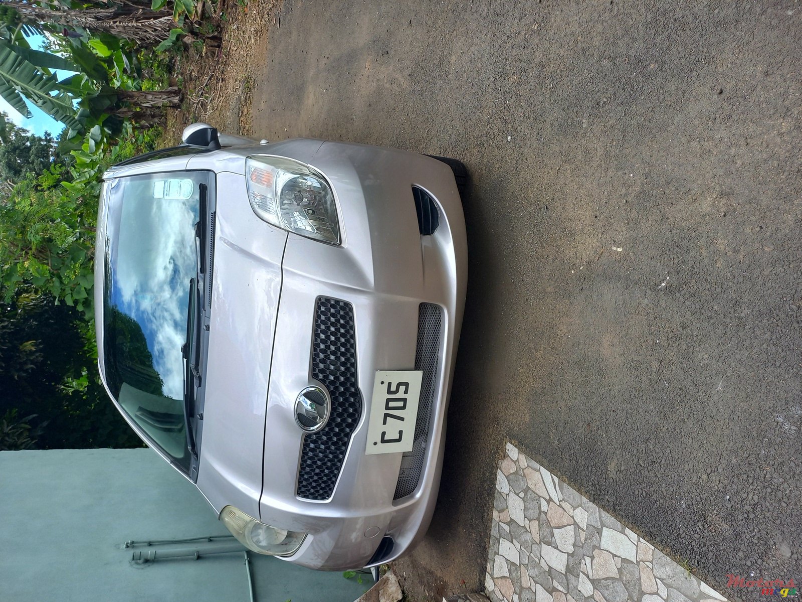 2006' Toyota Vitz photo #6