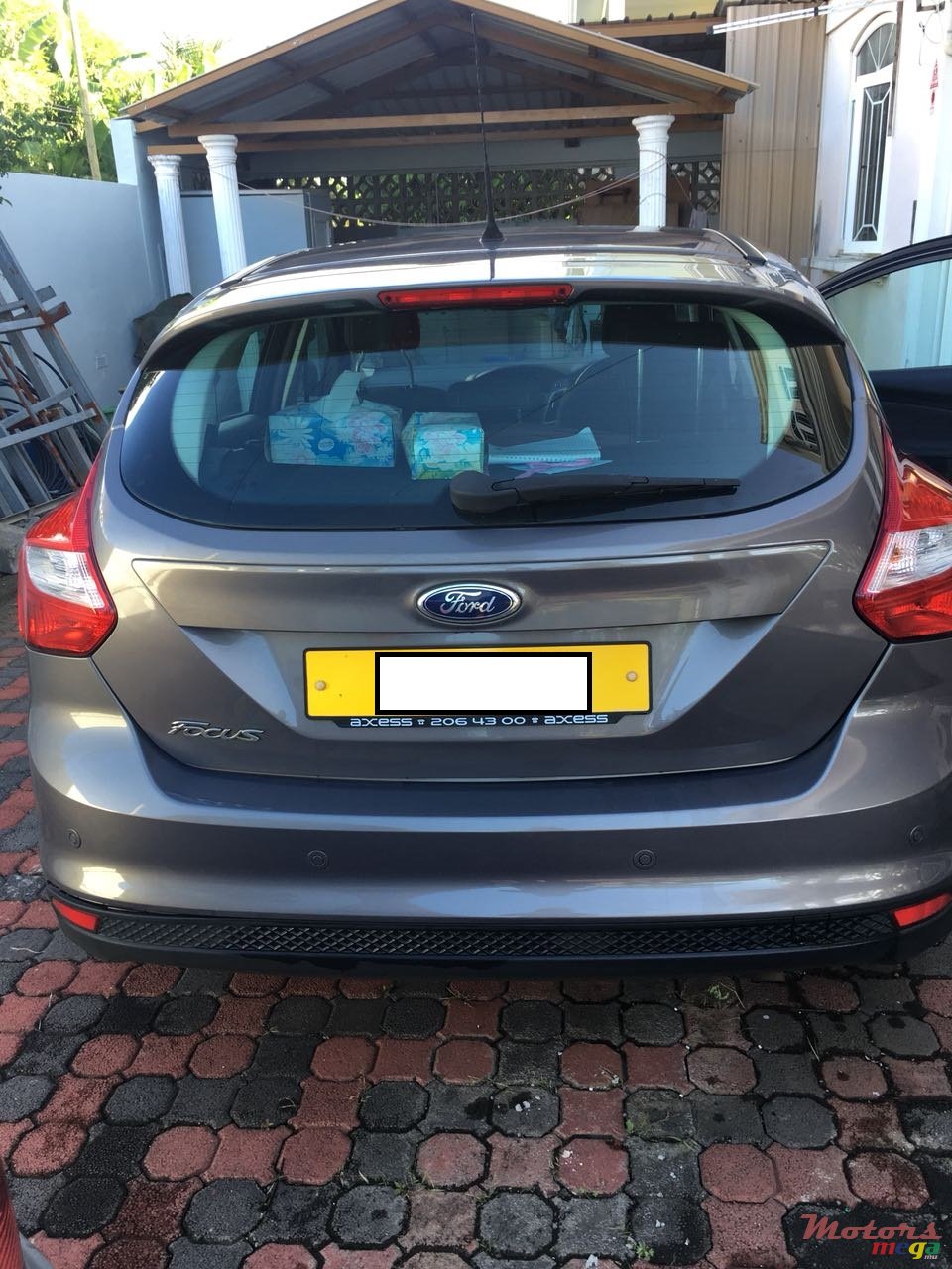 2014' Ford Focus Titanium HatchBack photo #2