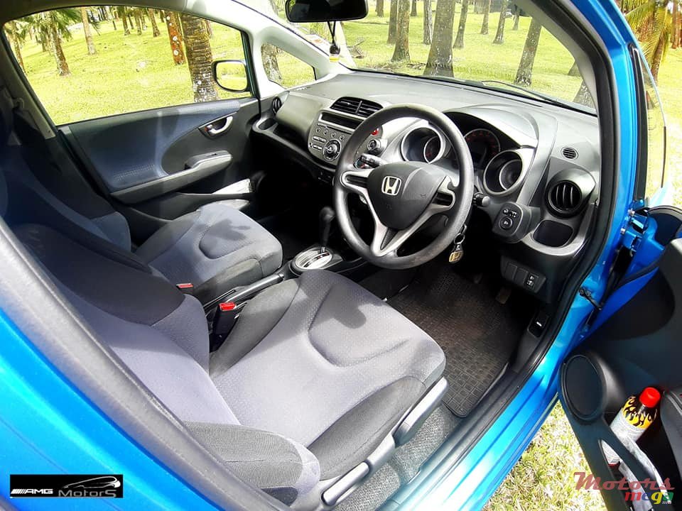 2010' Honda Fit photo #6