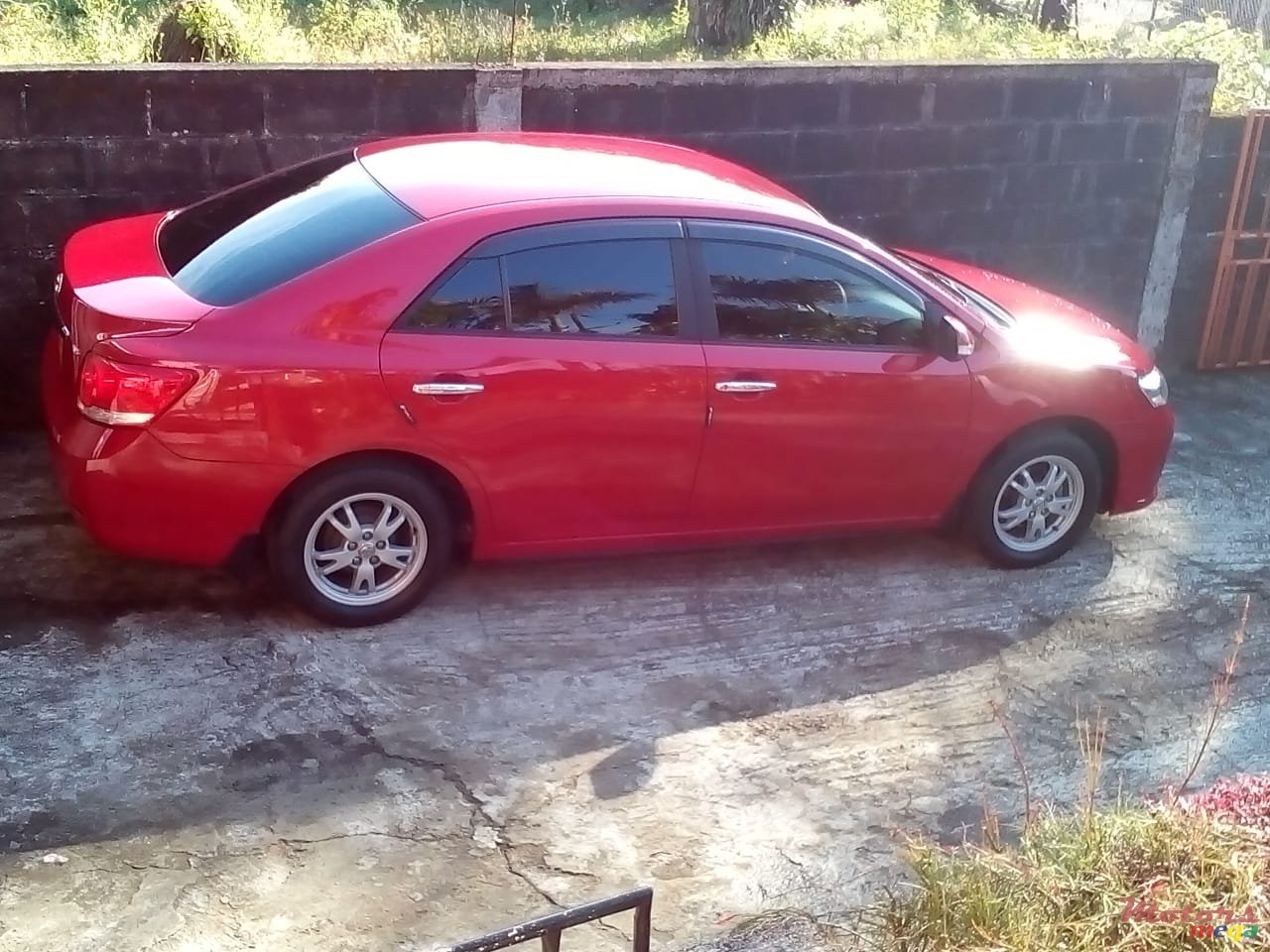2012' Toyota Aurion photo #3