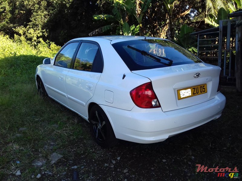 2005' Hyundai Accent HATCHBACK photo #3