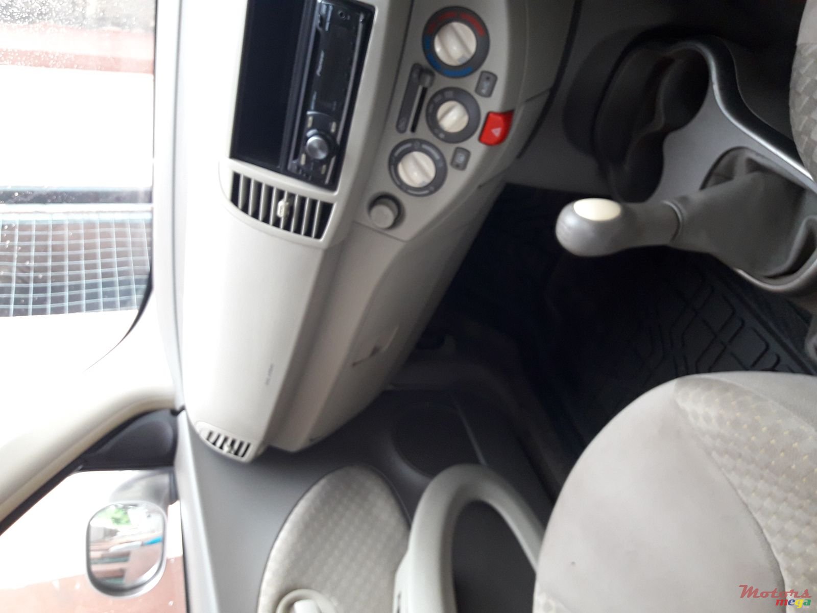 2010' Nissan March photo #4