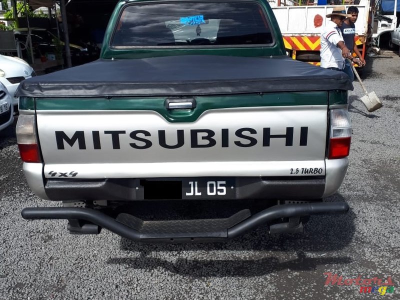 2005' Mitsubishi L 200 photo #4