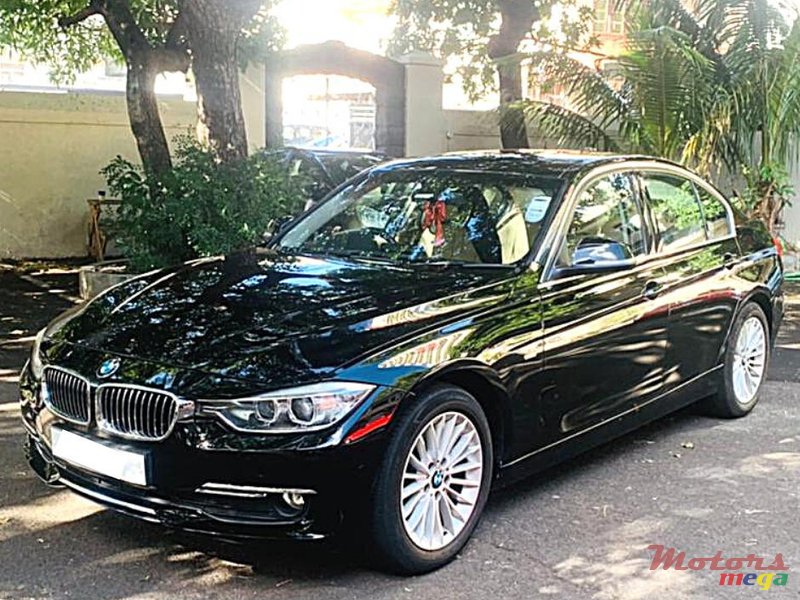 2015' BMW 3 Series Sedan photo #6