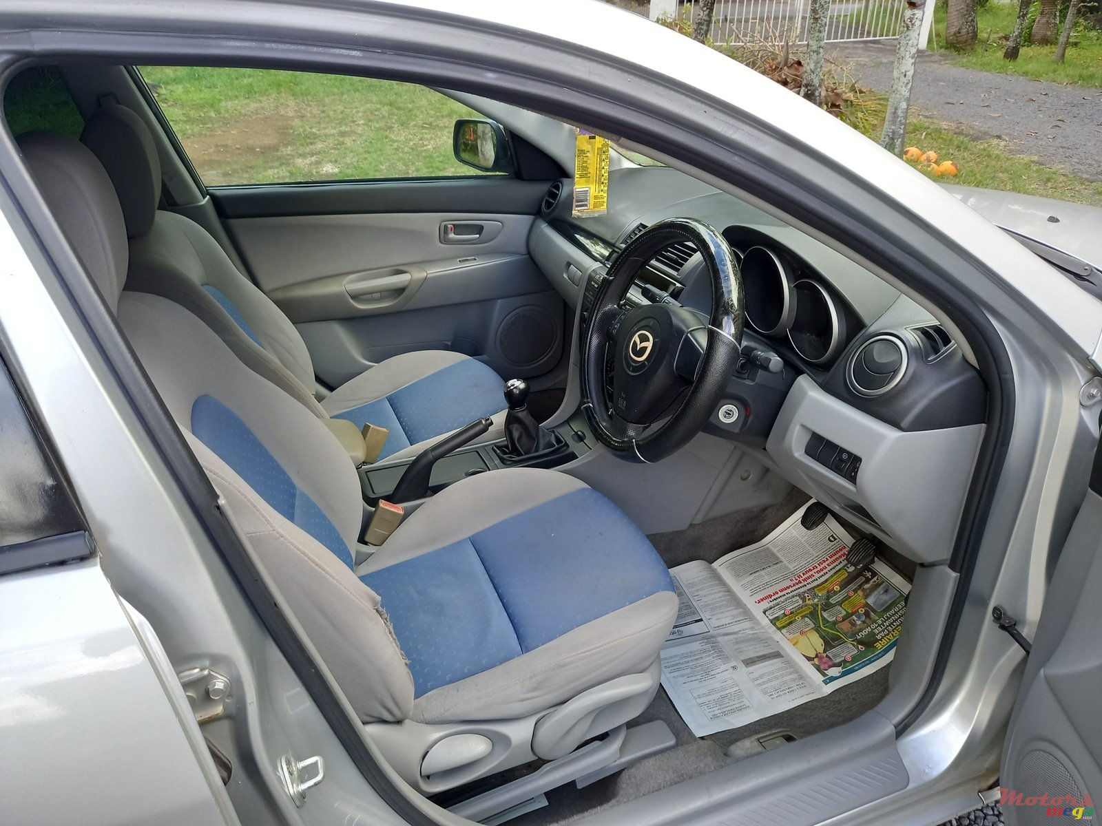 2004' Mazda photo #7