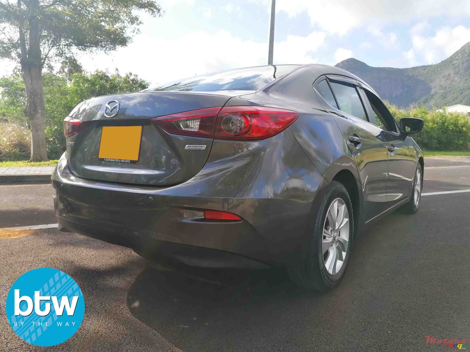 2017' Mazda 3 photo #3