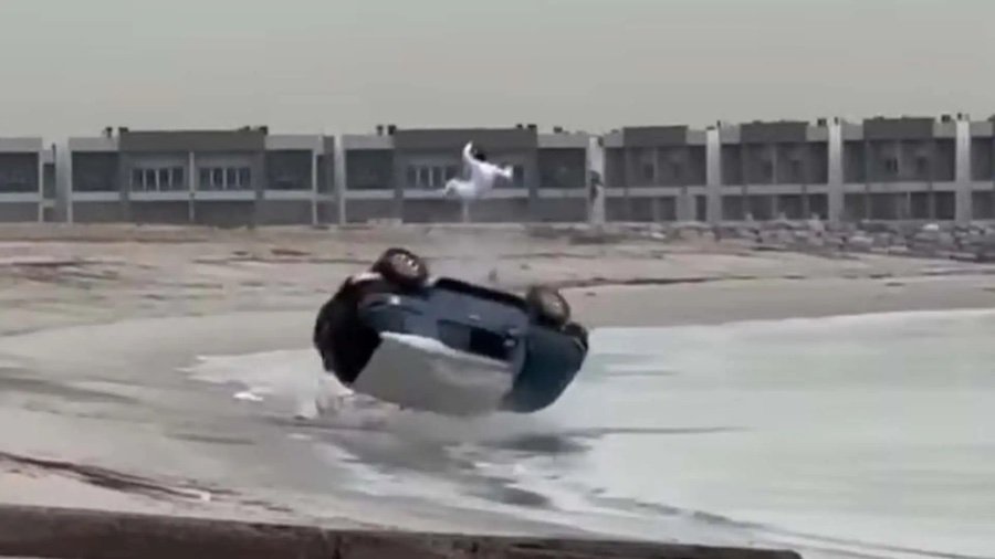 Driver Ejected from Toyota FJ Cruiser in Beach Stunt Gone Wrong