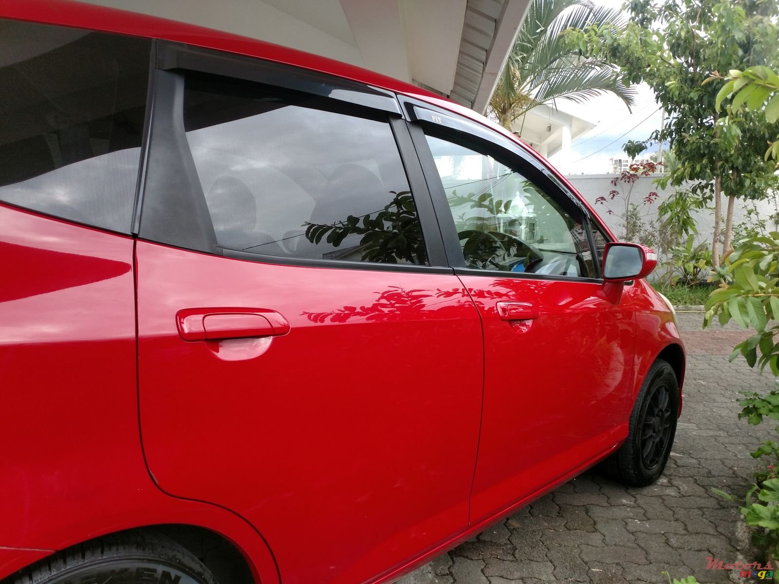 2007' Honda Fit (Japan) photo #2