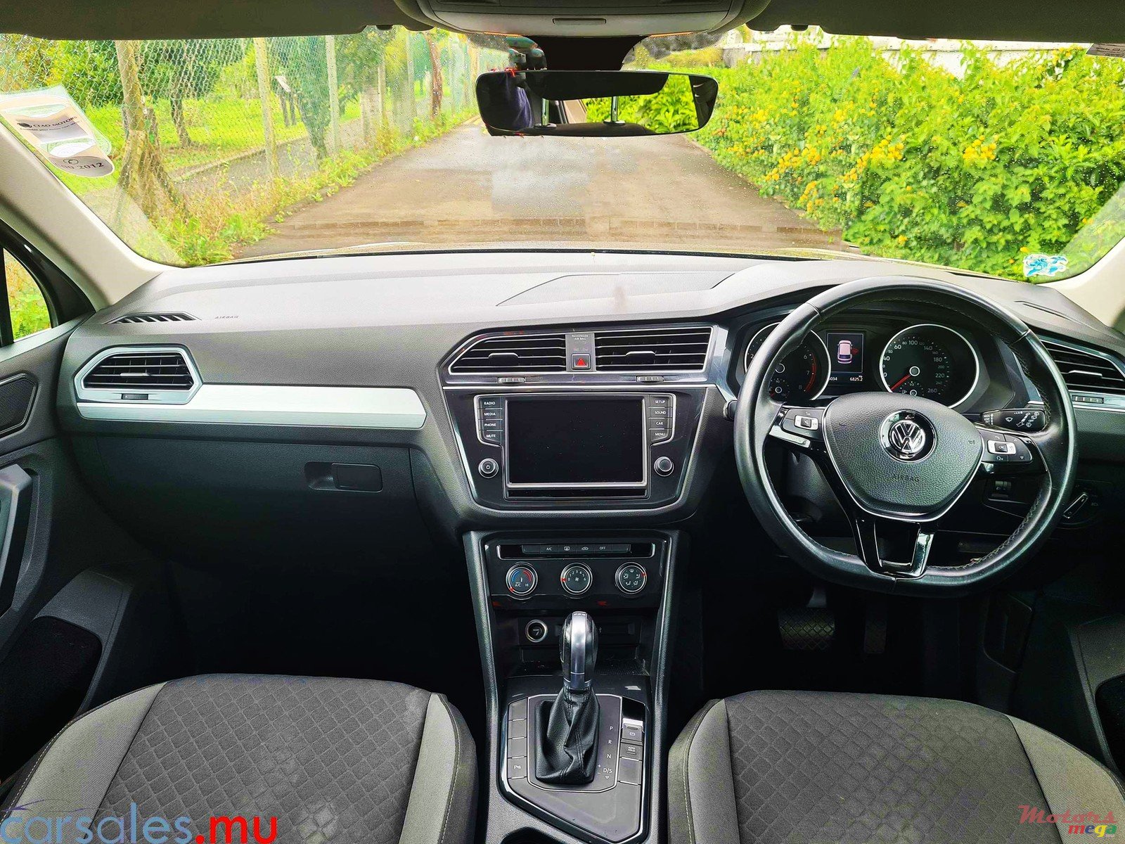 2017' Volkswagen Tiguan 1.4 TFSI photo #6