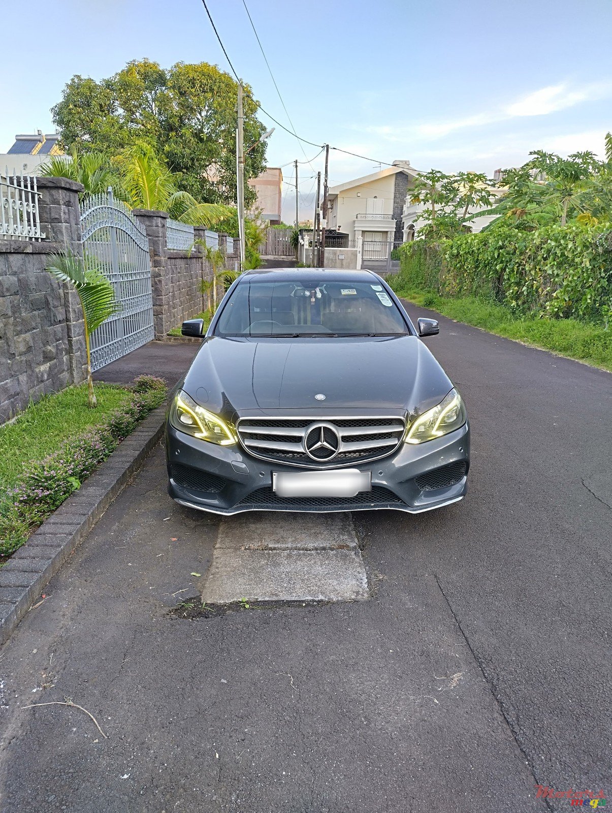 2013' Mercedes-Benz E 250 photo #1