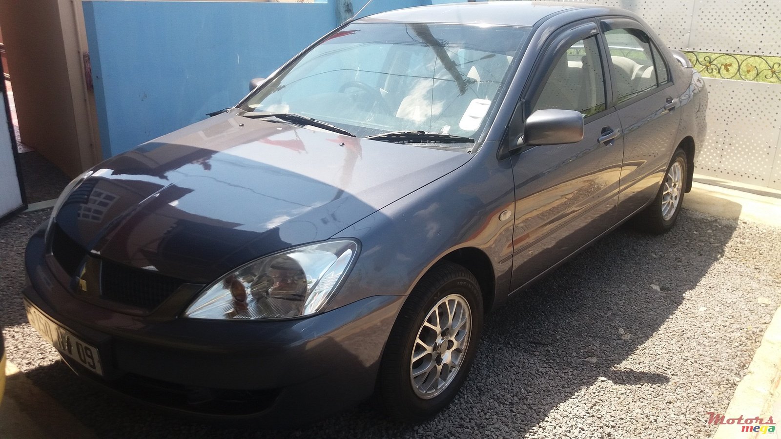 2009' Mitsubishi Lancer photo #2