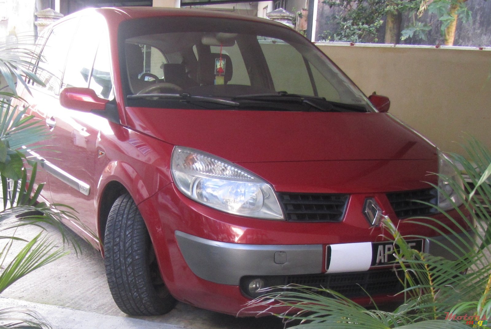 2005' Renault Scenic photo #1