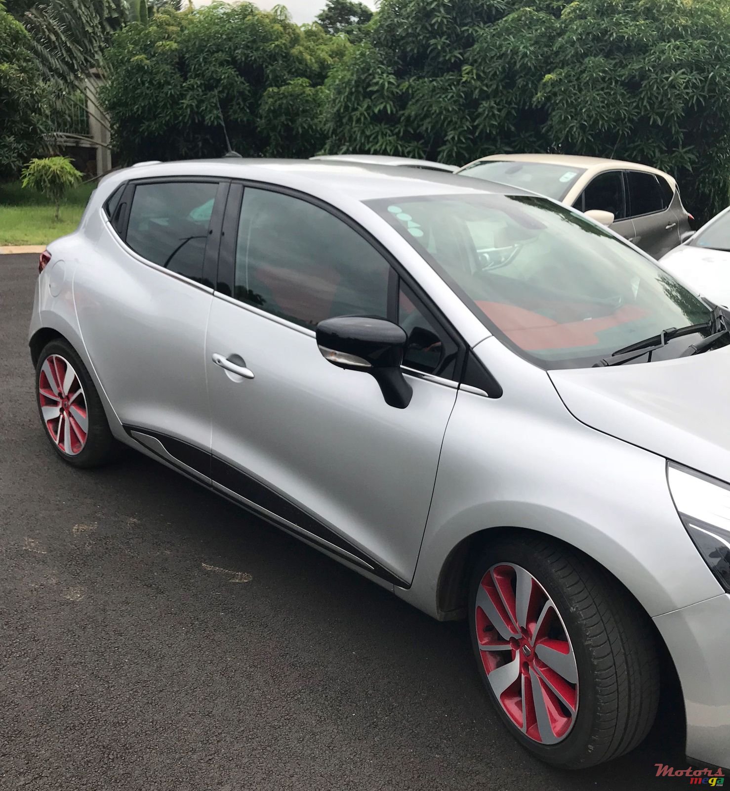 2015' Renault Clio photo #6