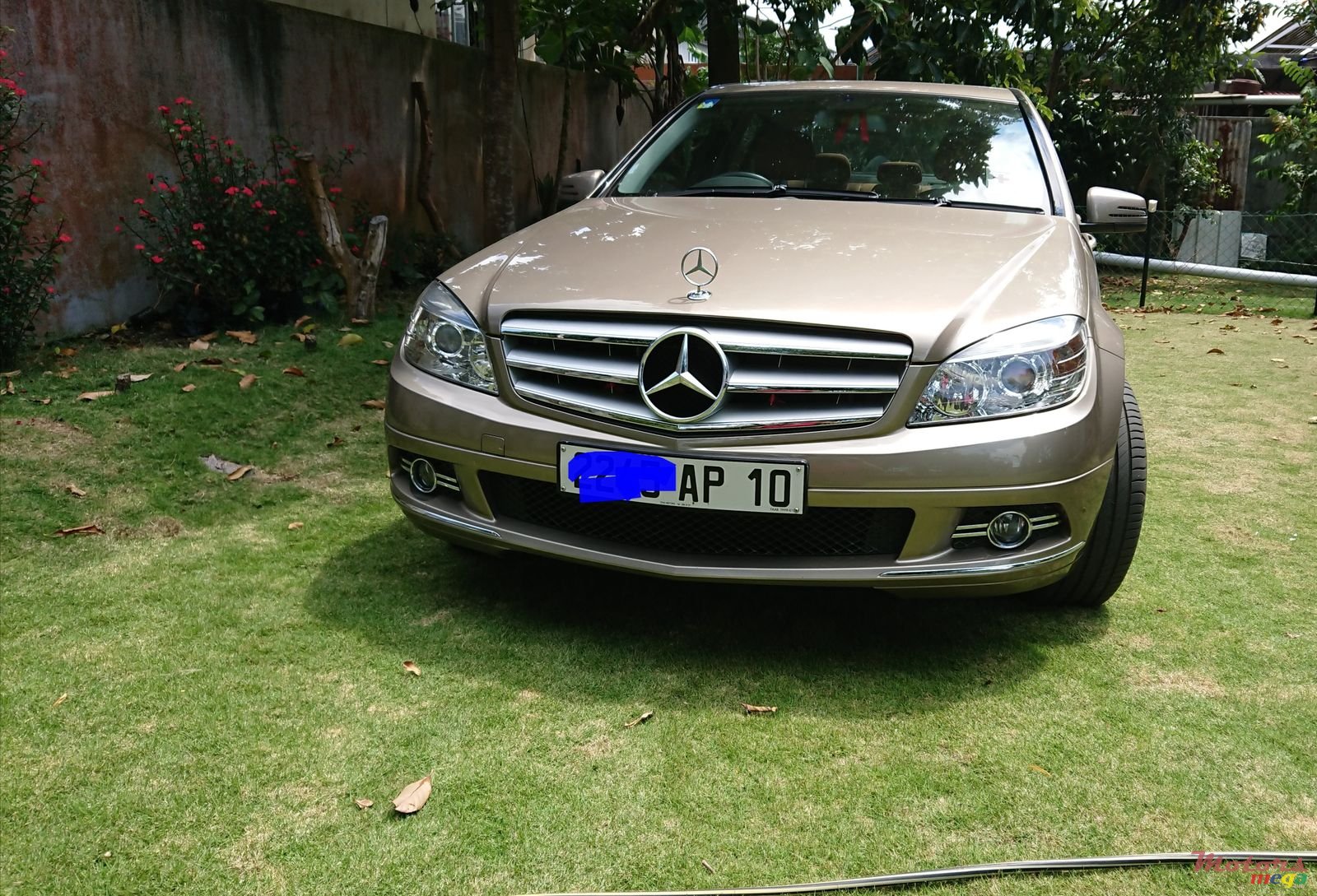 2010' Mercedes-Benz C-Class C180 Avantgarde photo #1