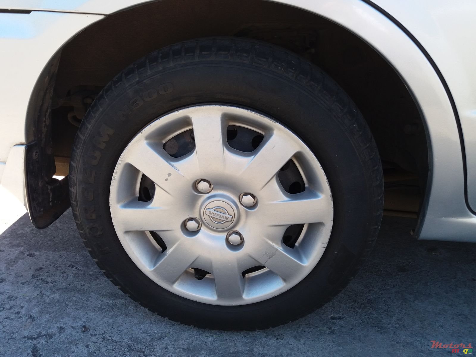 2000' Nissan photo #6