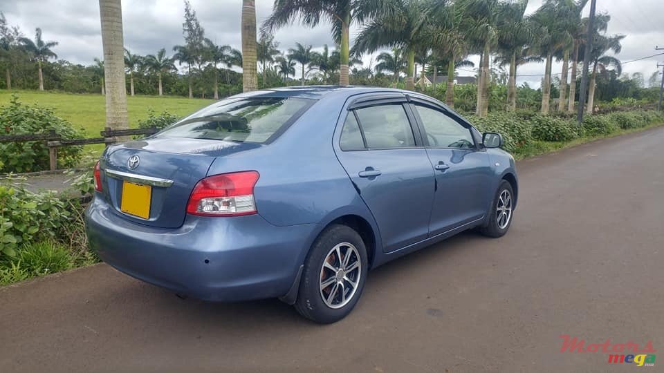 2007' Toyota Belta photo #2