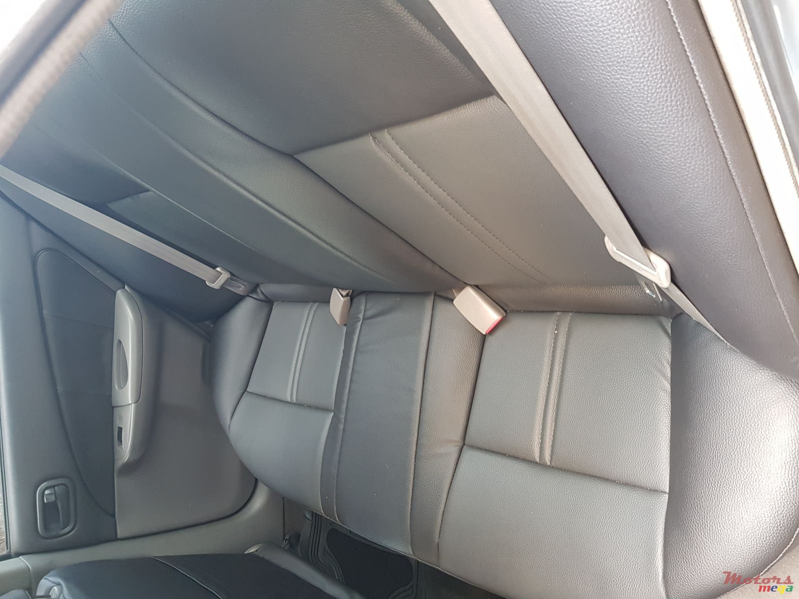 1999' Nissan Sunny photo #1