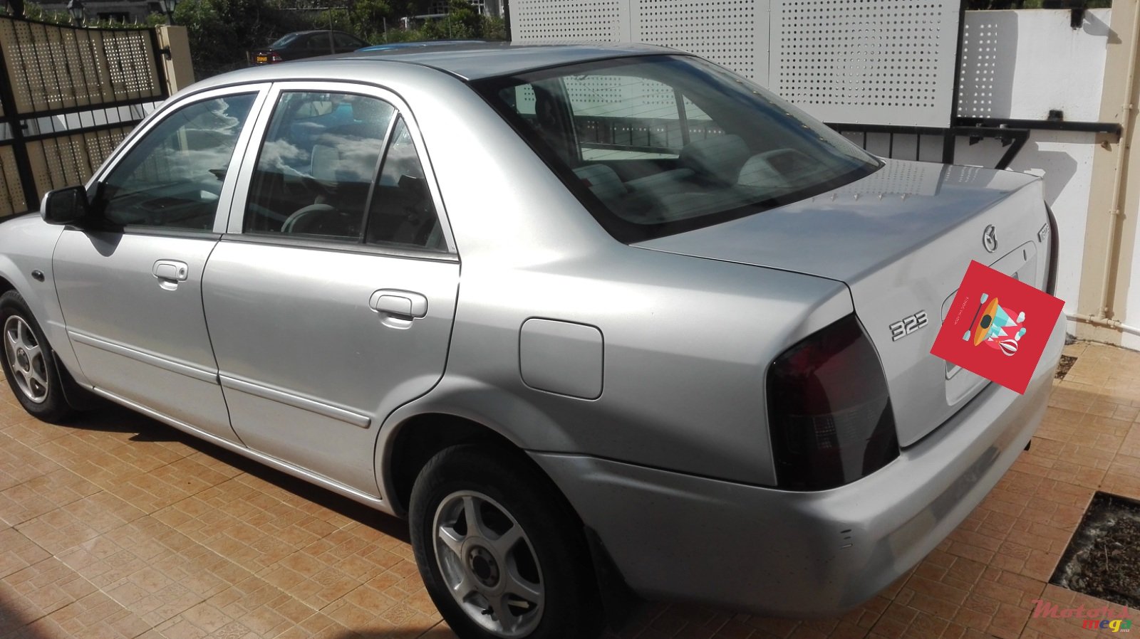1999' Mazda 323 photo #3