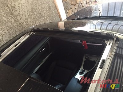 2009' BMW 3 Series Coupe 335i m sport photo #5