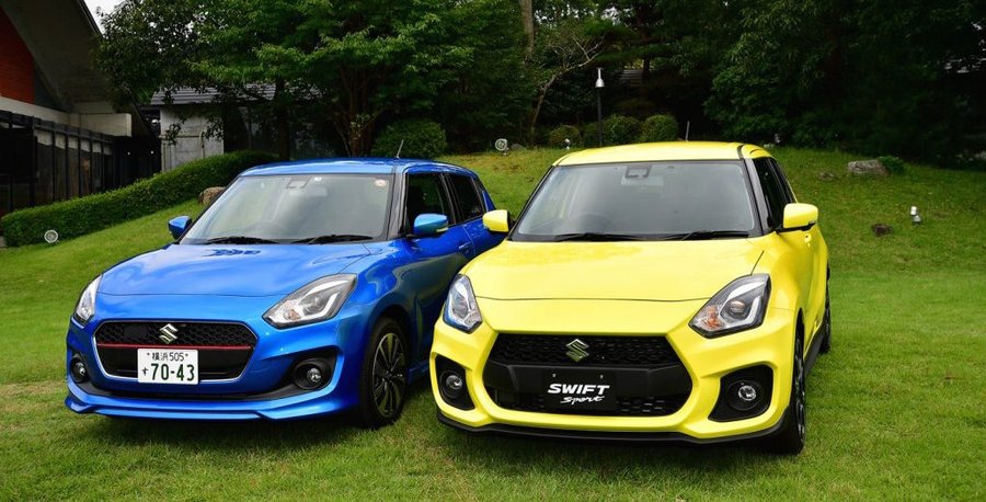 2018 Suzuki Swift Sport spotted next to the 2017 Suzuki Swift