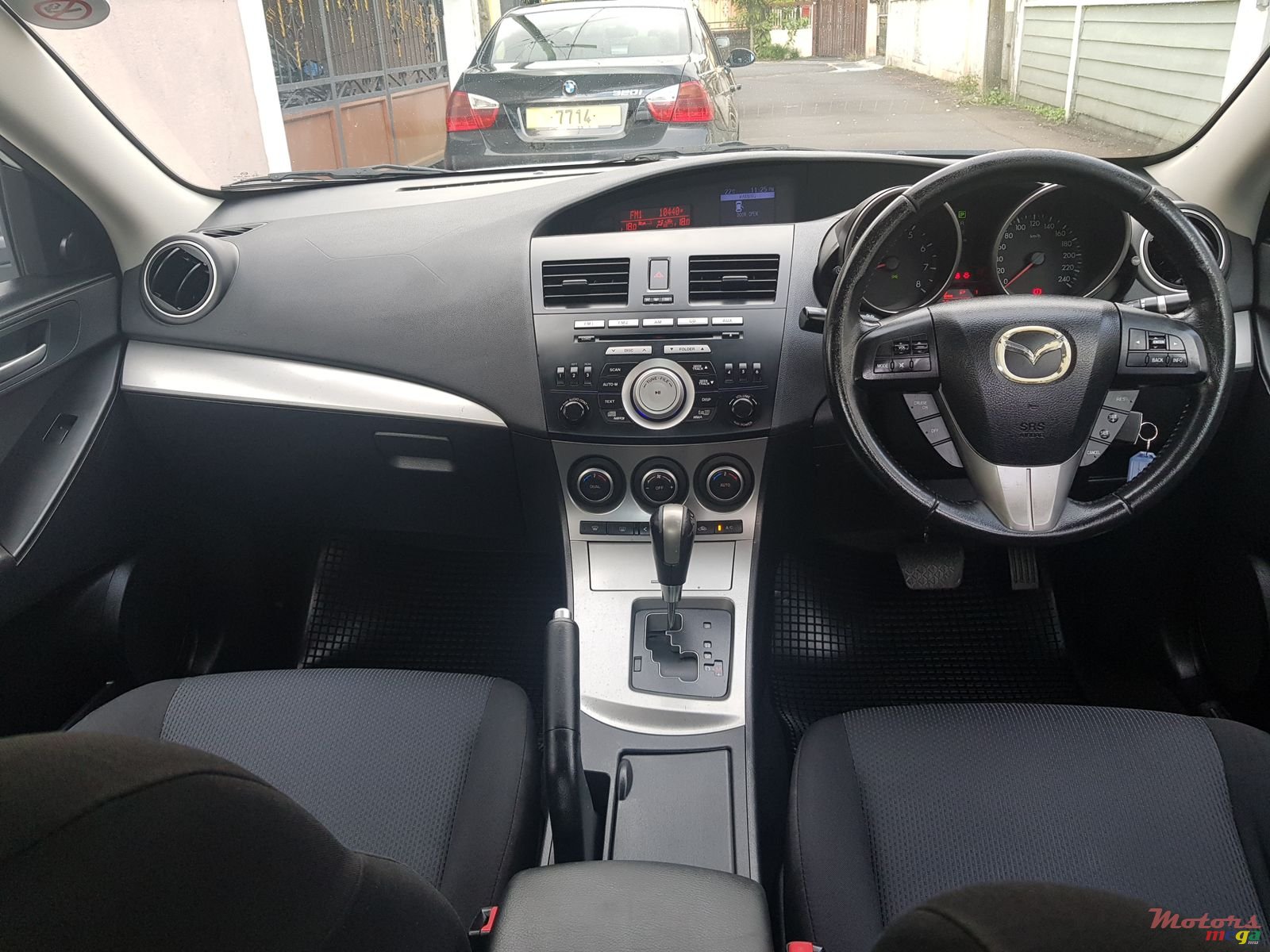 2011' Mazda 3 photo #5