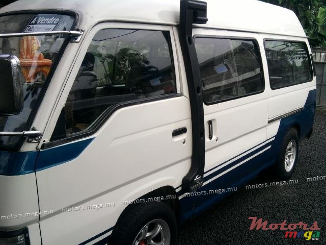 1999' Nissan photo #7