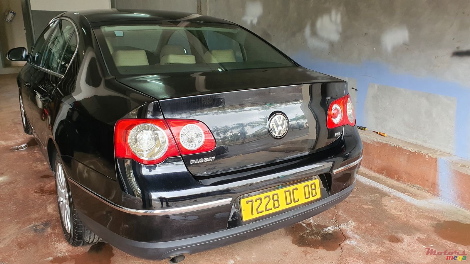 2008' Volkswagen Passat photo #5