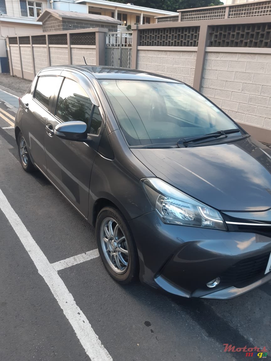 2014' Toyota Vitz photo #1
