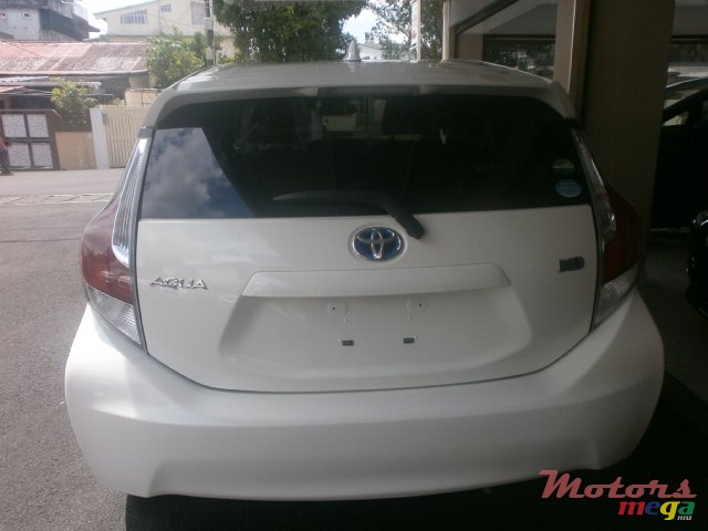 2016' Toyota Aqua photo #7