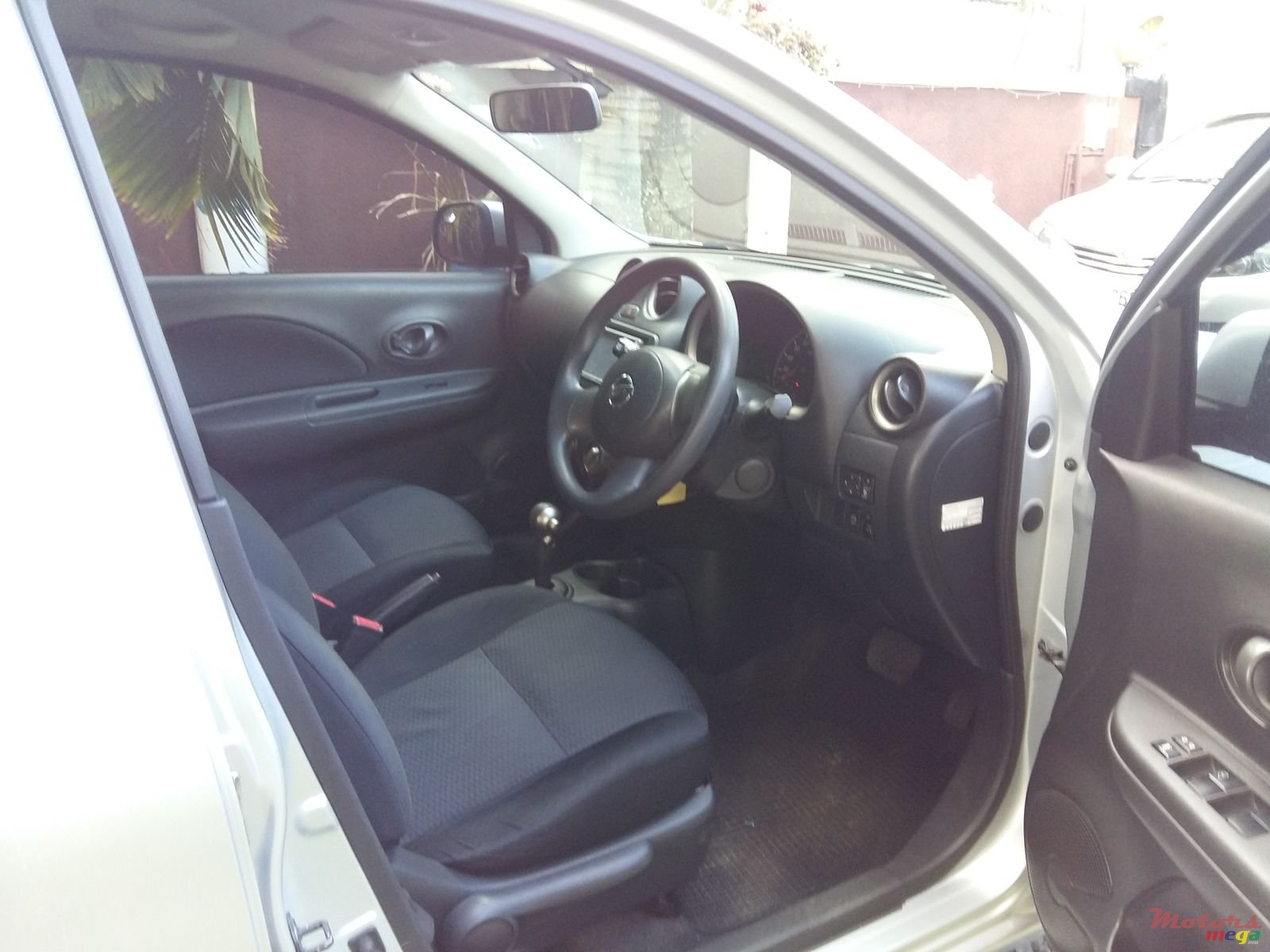 2011' Nissan March photo #5