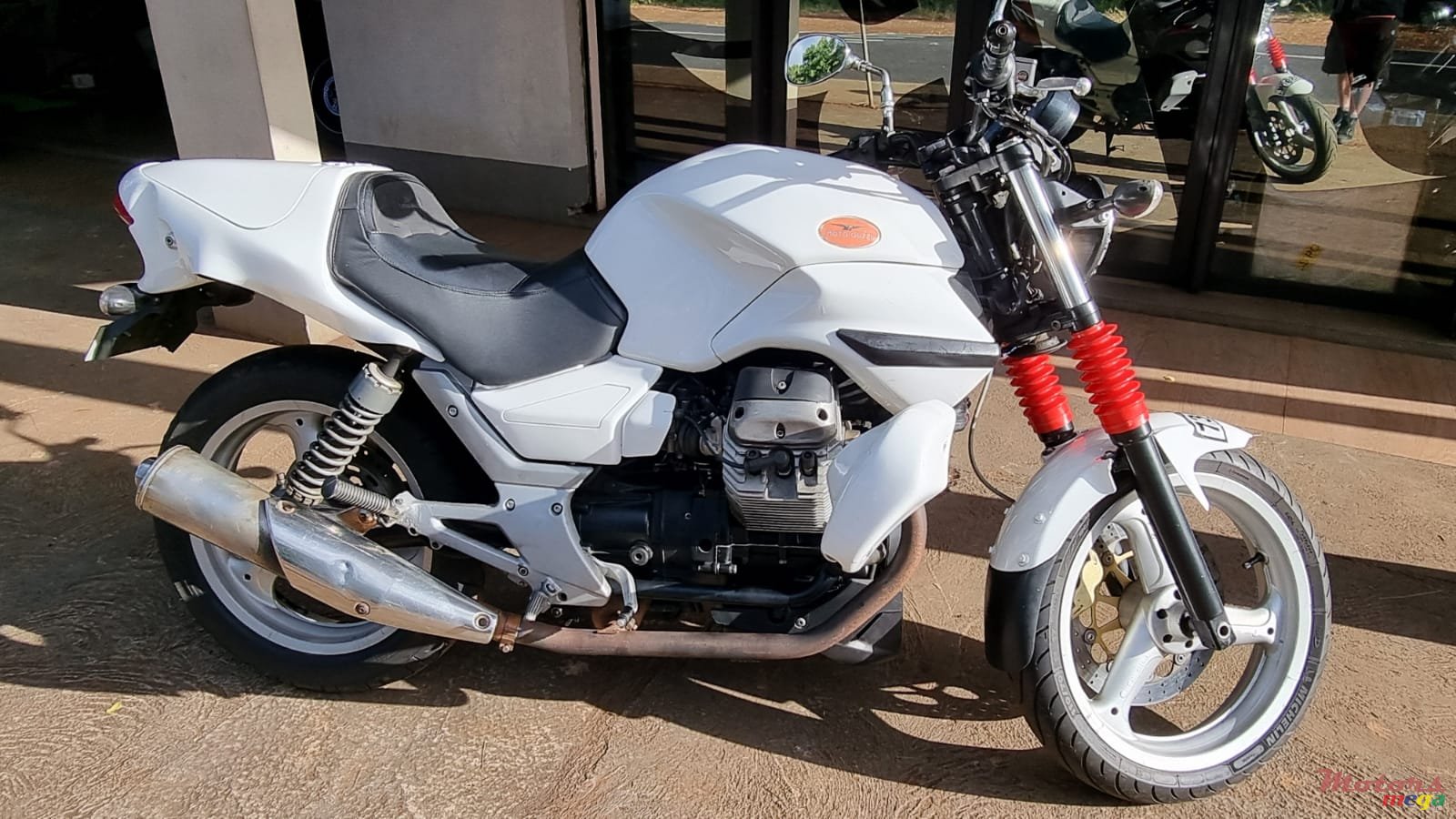 2012' Moto Guzzi BREVA photo #1