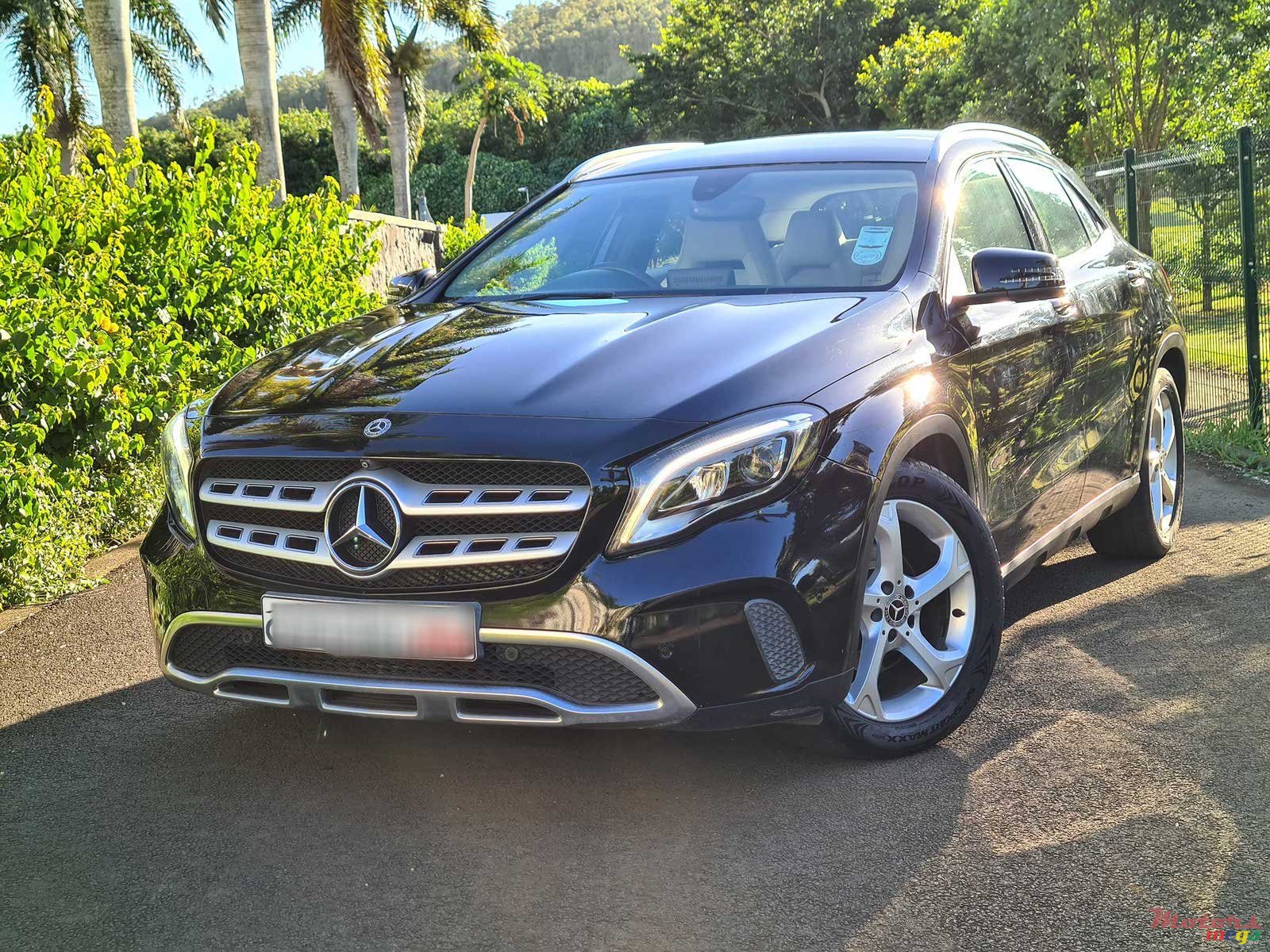 2020' Mercedes-Benz GLA 180 Urban photo #1