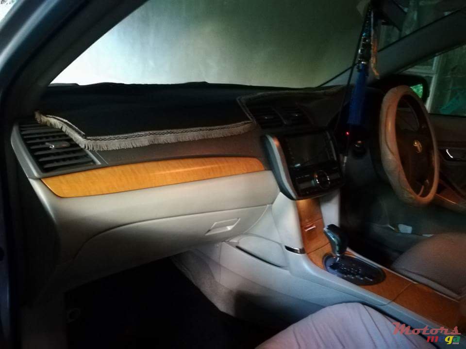 2008' Toyota Premio photo #1