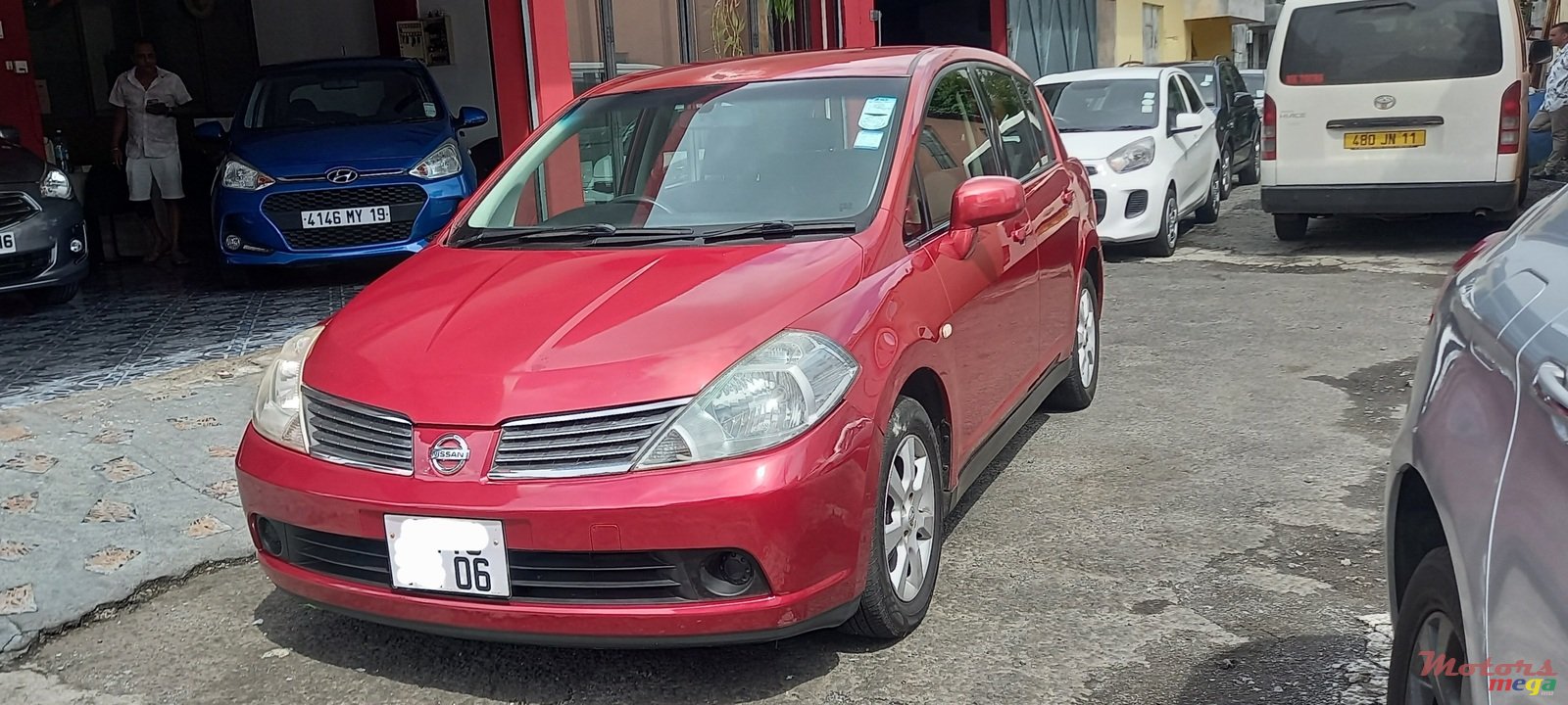 2006' Nissan Tiida photo #2