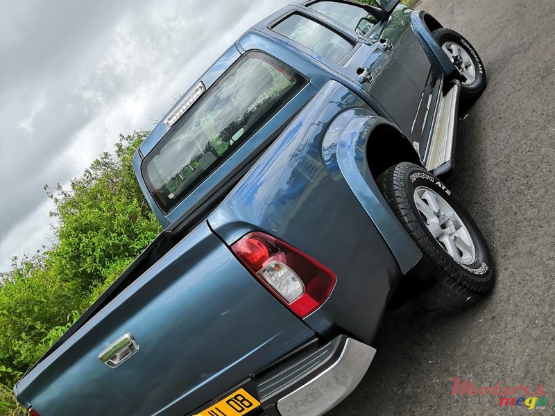 2008' Isuzu 4x4 3.0L JAPAN LS photo #3