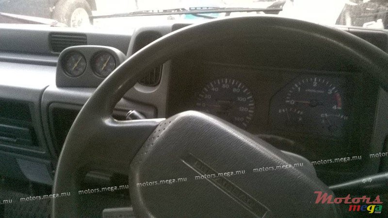 2003' Nissan photo #2