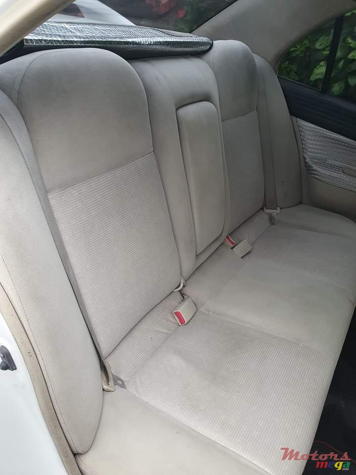 2004' Mitsubishi Lancer Glx photo #3