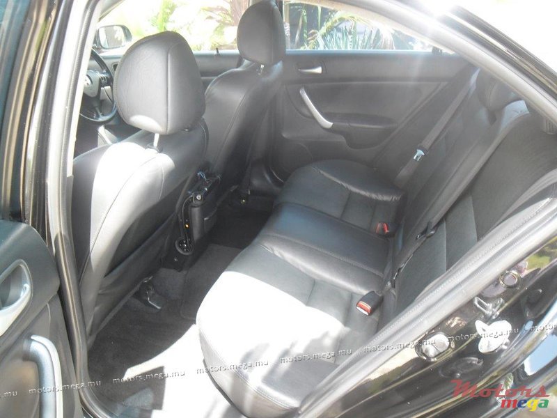 2004' Honda Accord photo #3