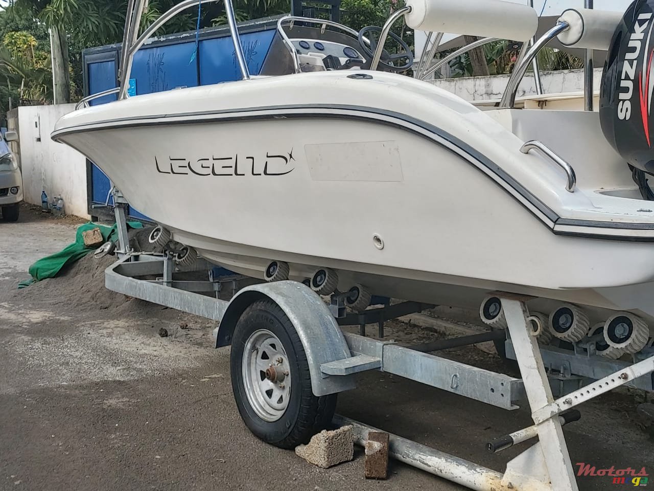 2012' Legend photo #5