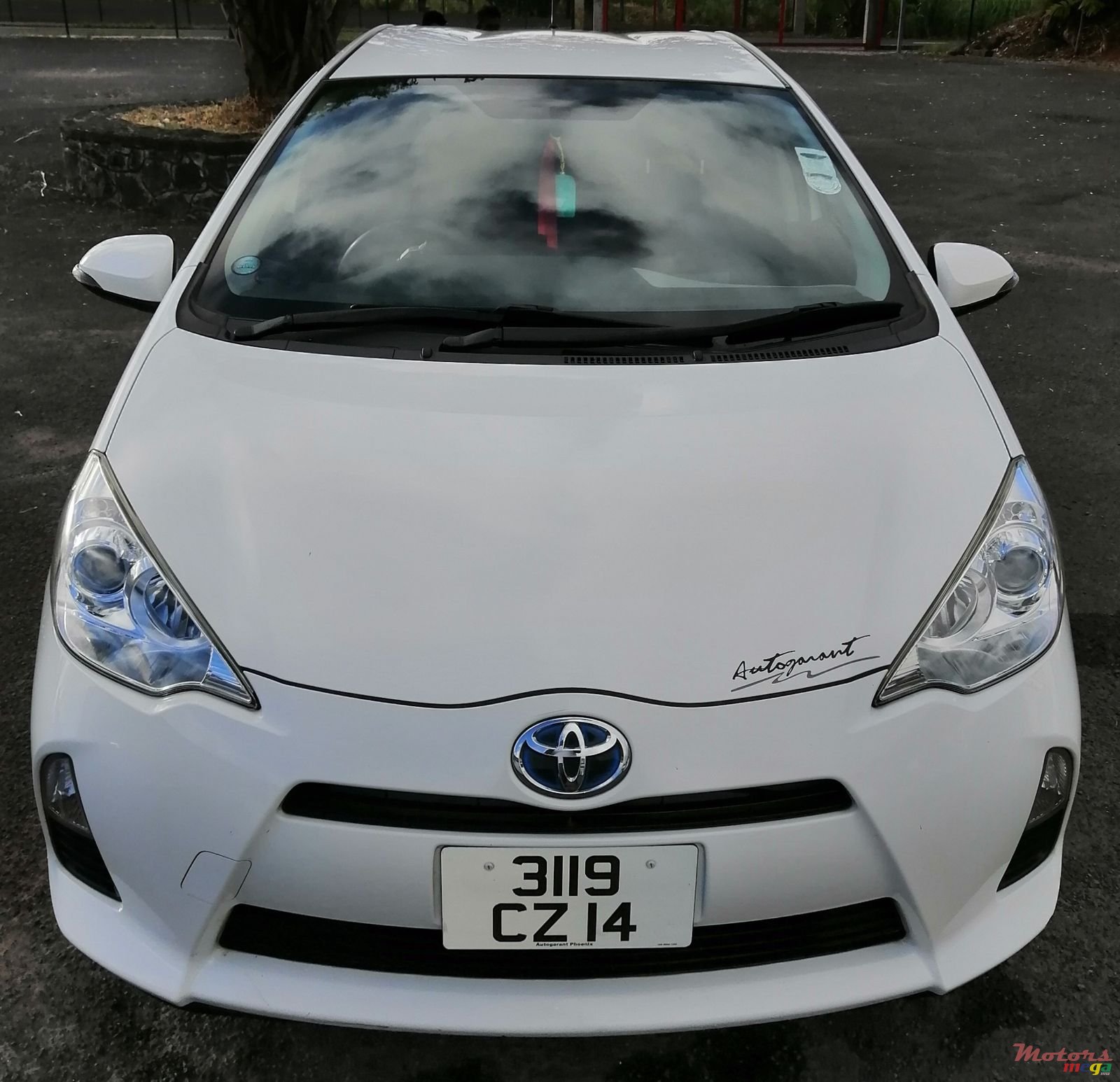 2014' Toyota Aqua photo #3