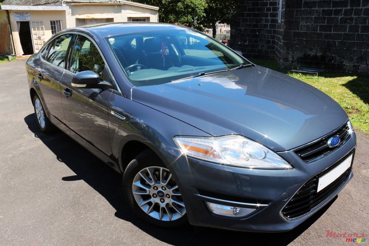 2011' Ford Mondeo photo #1