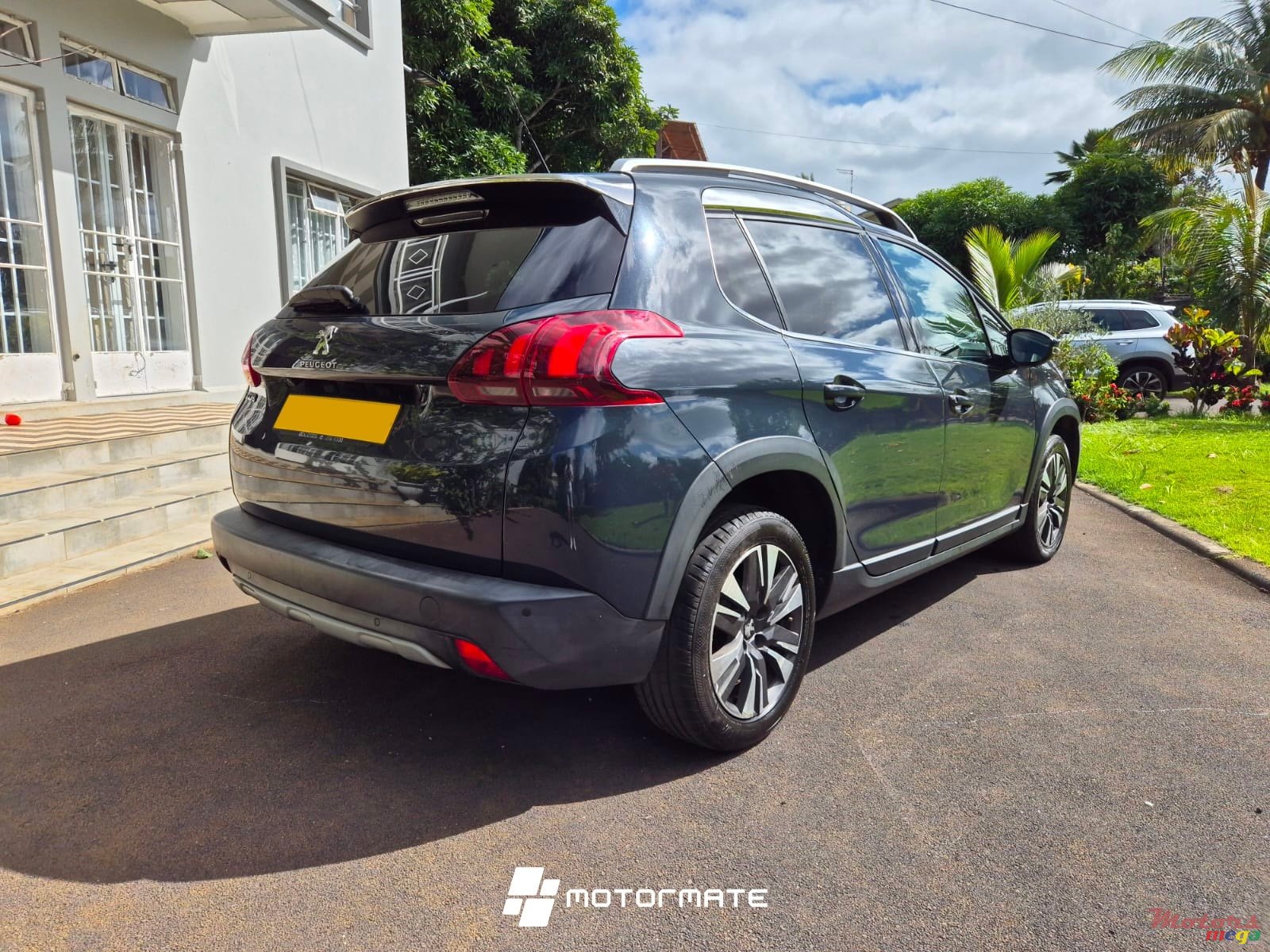 2019' Peugeot 2008 ALLURE photo #3
