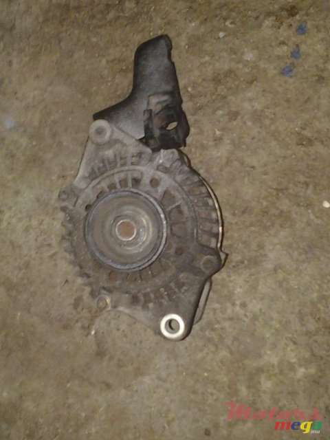 2000' Nissan Sunny photo #1