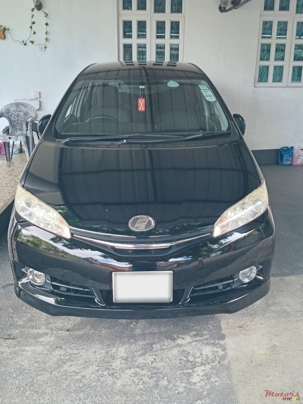 2016' Toyota Wish photo #1